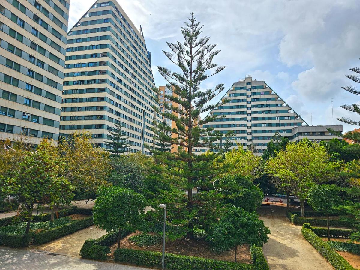 Apartamentos Las Ciencias B Валенсия Экстерьер фото